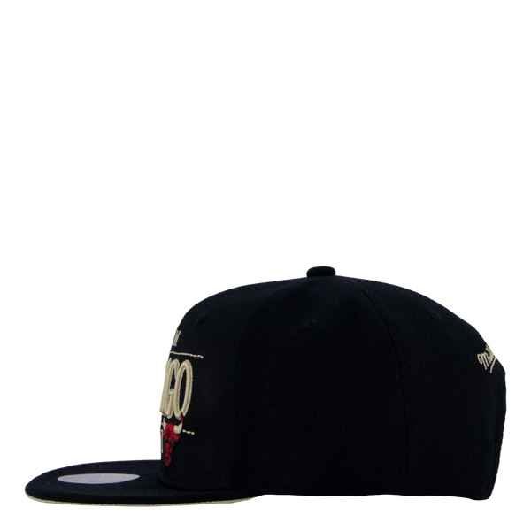 With Love Snapback Chicago Bul Black