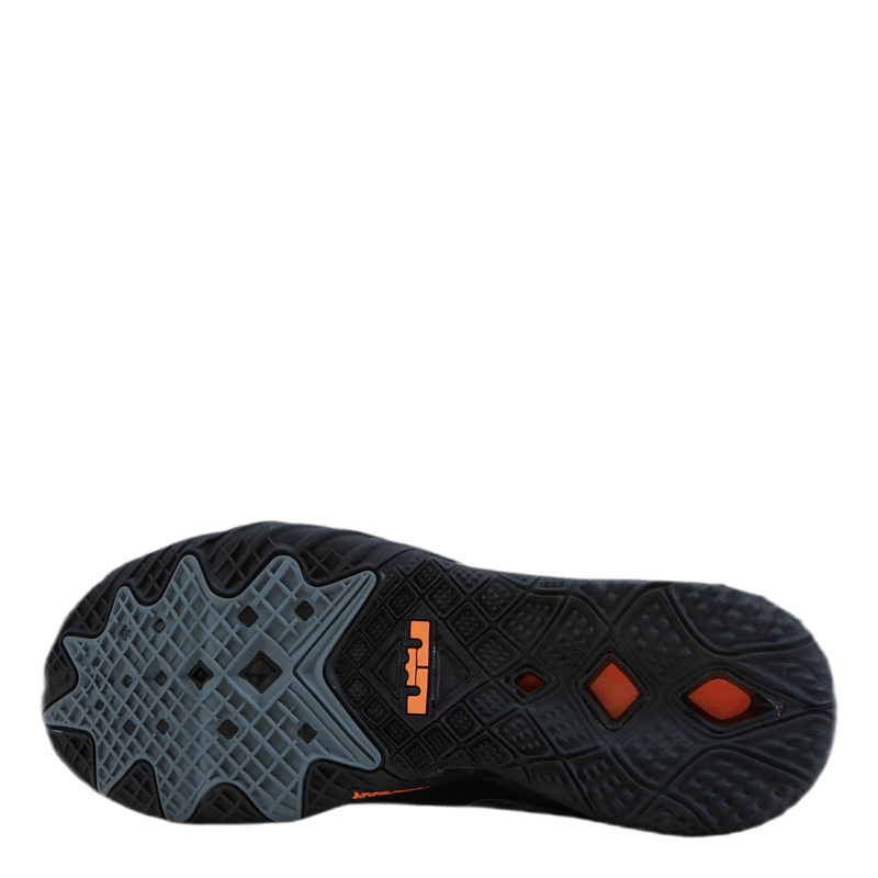 LeBron XVIII Low