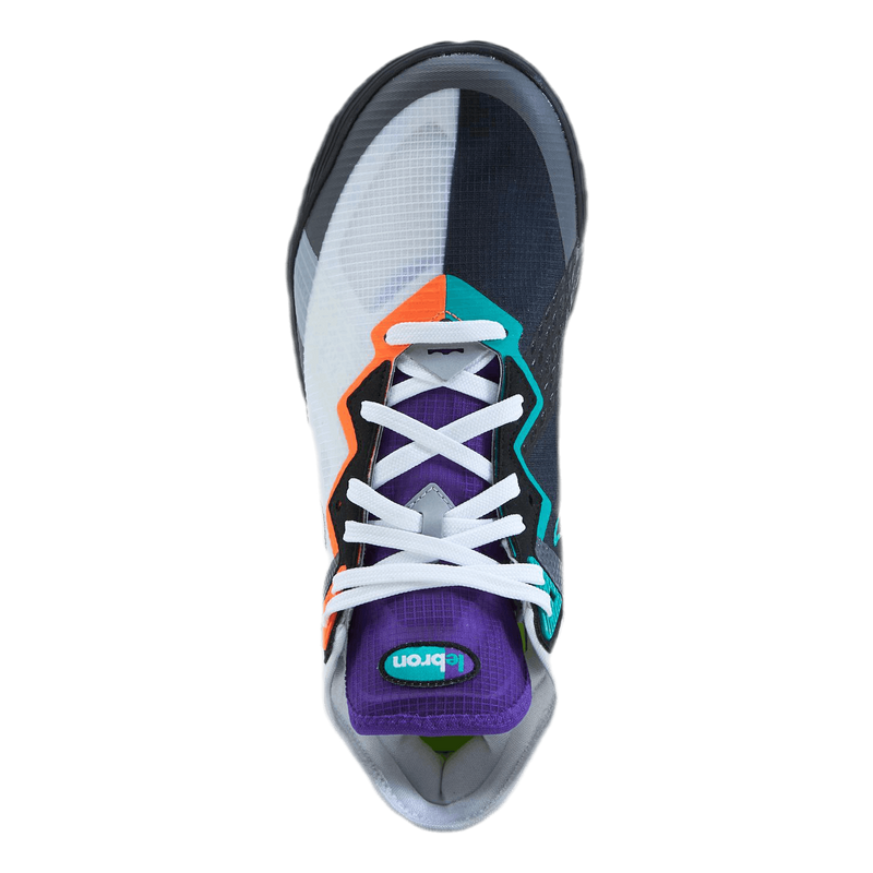 LeBron XVIII Low