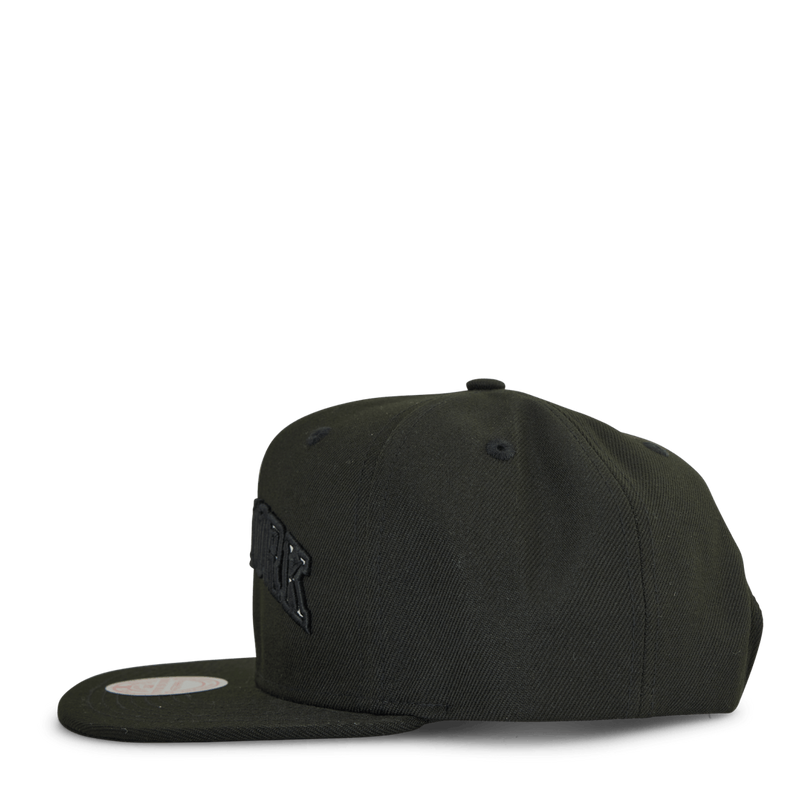 Knicks Iridescent Wordmark Snapback HWC