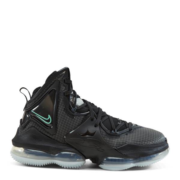 Nike LeBron XIX