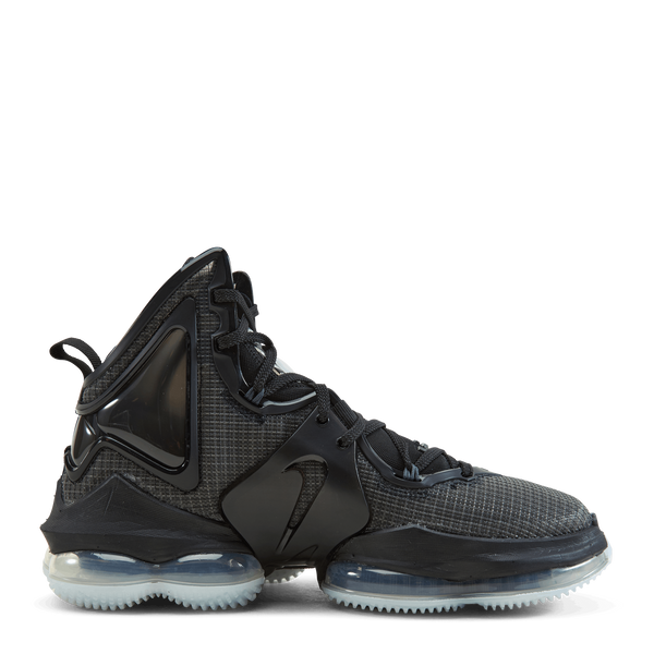 Nike LeBron XIX