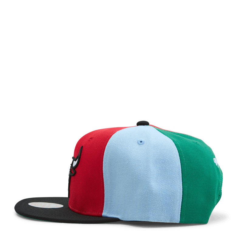 Bulls Team Era Pinwheel Snapback