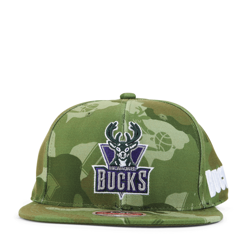 Milwaukee Bucks NBA Hardwood Classics Tonal Camo Stretch Fitted