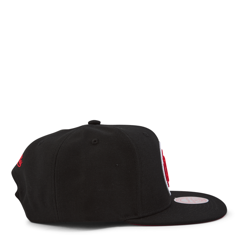 B Snapback