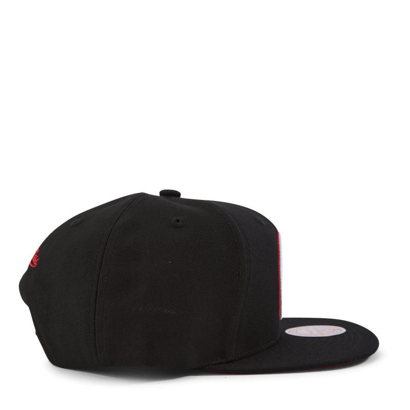 B Snapback