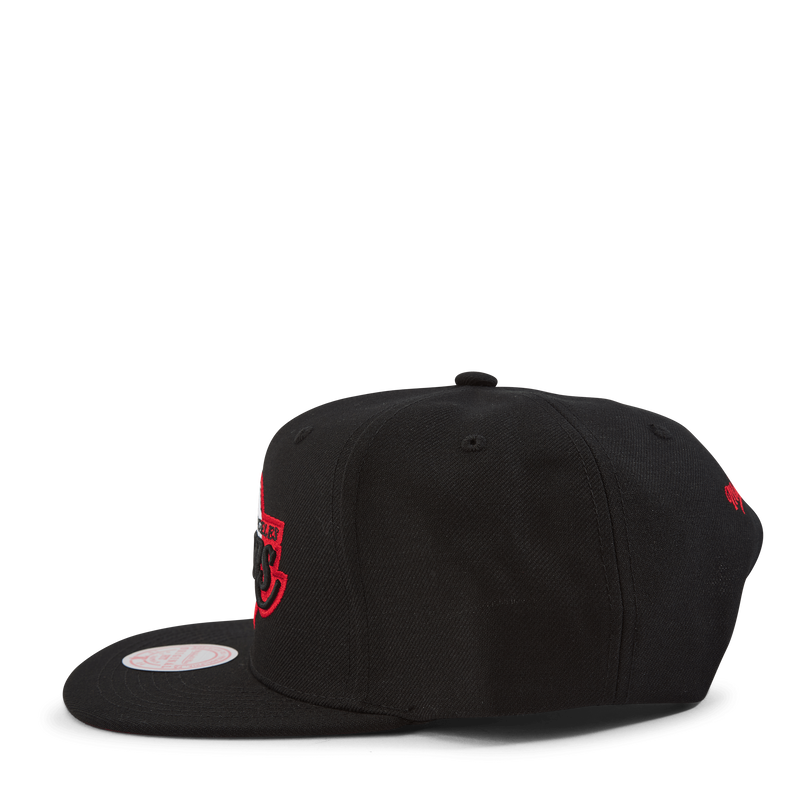 B Snapback