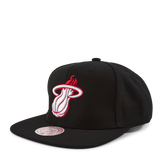 B Snapback