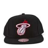 B Snapback